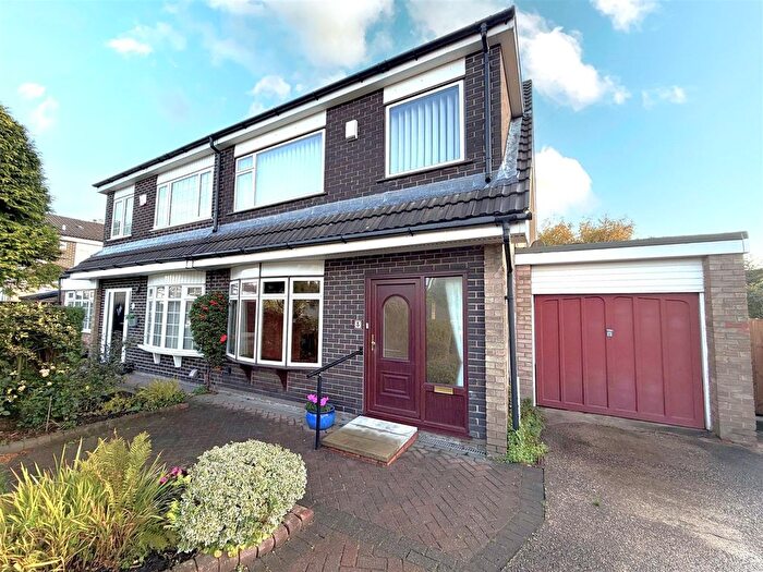 3 Bedroom Semi Detached House For Sale In Colwyn Drive, Hindley Green, Wigan, WN2