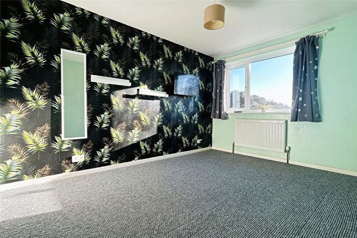 3 Bedroom Terraced House For Sale In Pinewood Park, Farnborough, Hampshire, GU14