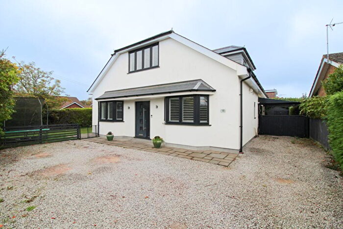 5 Bedroom Chalet To Rent In Corfe View Road, Corfe Mullen, Wimborne, BH21