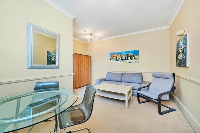 1 Bedroom Flat To Rent In Munster Road, London, SW6