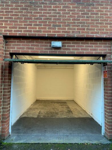 Garage / Parking To Rent In Watchfield Court, London, W4