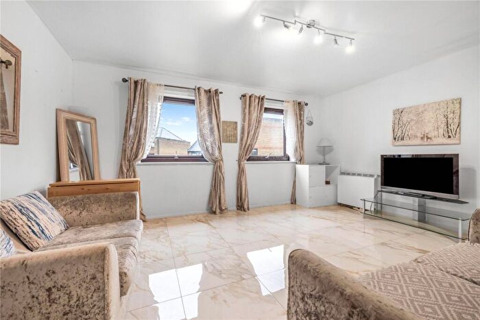 1 Bedroom Apartment To Rent In Horseferry Road, London, E14