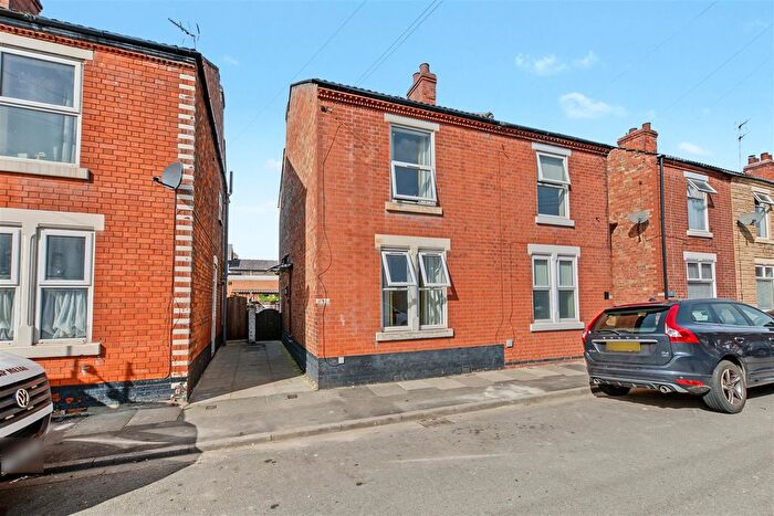 3 Bedroom Semi-Detached House For Sale In Hamilton Road, Long Eaton, NG10