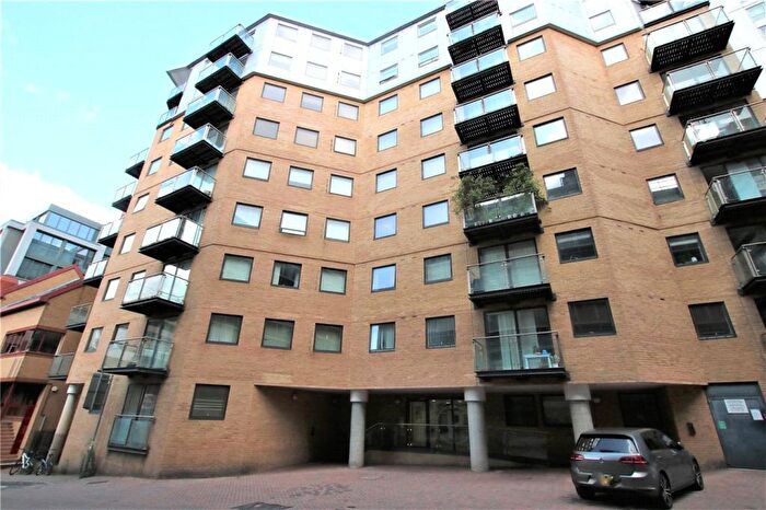 1 Bedroom Flat To Rent In Merchants Place, Reading, RG1