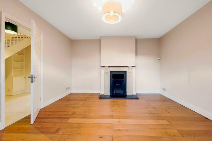 3 Bedroom House To Rent In Wallace Court, Blackheath, London, SE3