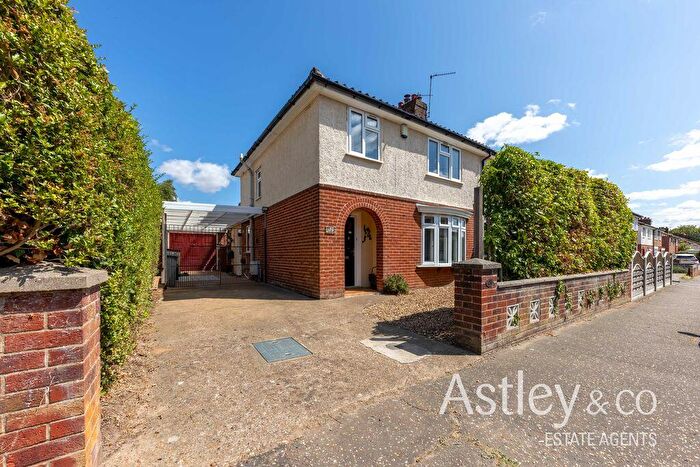 3 Bedroom Semi Detached House For Sale In Overbury Road, Hellesdon, NR6