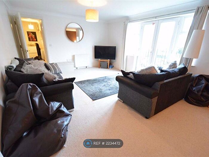 2 Bedroom Flat To Rent In Caspian Way, Purfleet, RM19