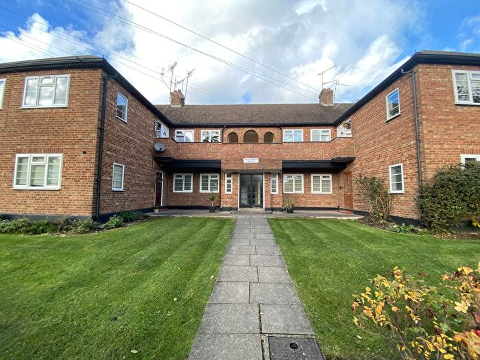 2 Bedroom Flat To Rent In Shakespeare Road, London, NW7