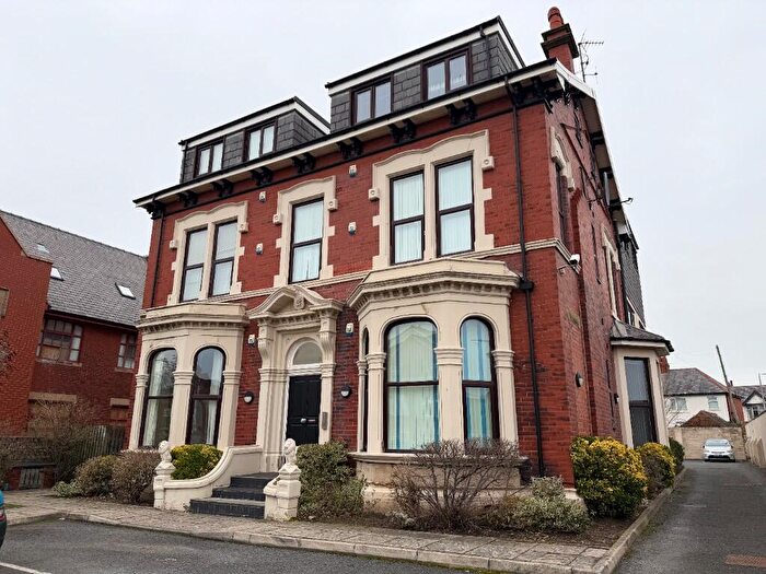 2 Bedroom Flat For Sale In Park Road, Blackpool, Lancashire, FY1
