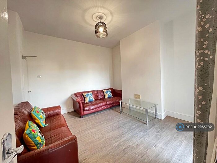 5 Bedroom End Of Terrace House To Rent In Cambridge Road, Bristol, BS7