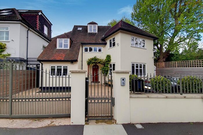 5 Bedroom Detached House To Rent In Parke Road, Barnes, SW13