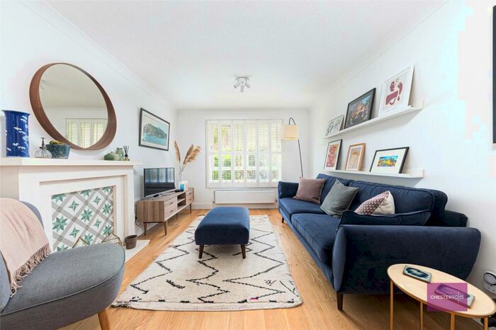 2 Bedroom Flat To Rent In Lofting Road, London, N1