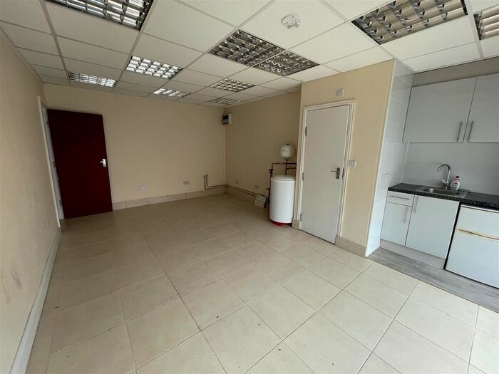 Office To Rent In Hanworth Road, Hounslow, TW3