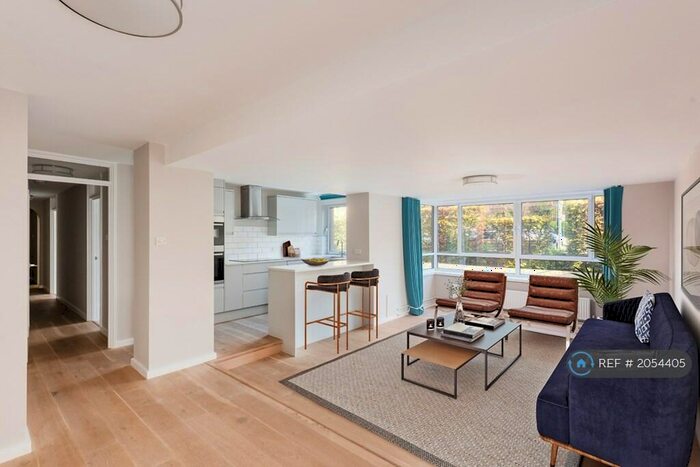 3 Bedroom Flat To Rent In The Drive, Hove, BN3