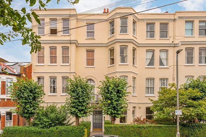 3 Bedroom Flat For Sale In Disraeli Gardens, Putney, SW15