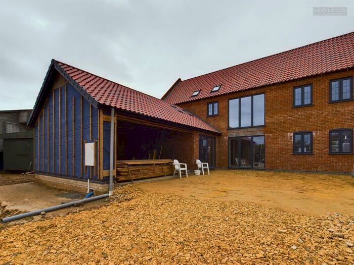 4 Bedroom Detached House For Sale In Dowsdale Bank, Whaplode Drove, Spalding, PE12