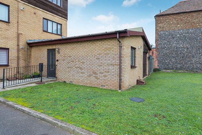 2 Bedroom Flat For Sale In High Street, Ramsgate, CT11