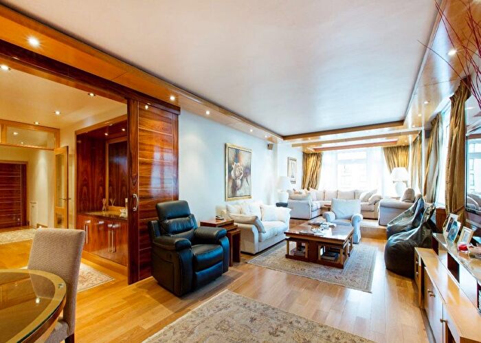 3 Bedroom Flat To Rent In Park Towers, Brick Street, London, W1J