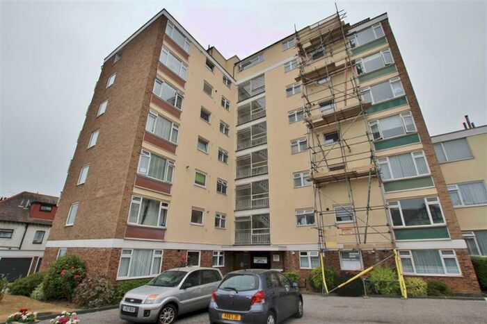2 Bedroom Flat To Rent In Grand Court West, Leigh On Sea, Essex, SS9