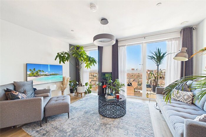 2 Bedroom Flat For Sale In Paynter House, Shipbuilding Way, London, E13