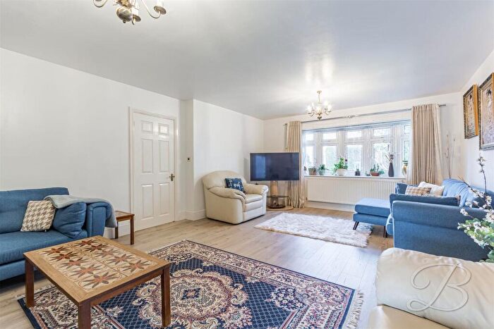 4 Bedroom Detached House For Sale In Summercourt Drive, Ravenshead, Nottingham, NG15