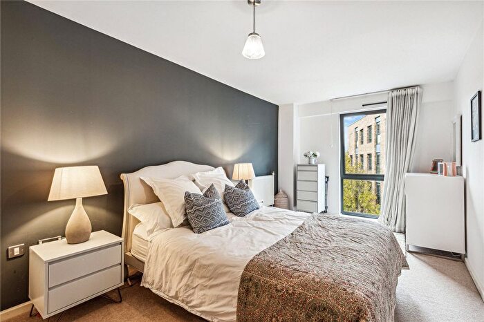 1 Bedroom Flat For Sale In Macaulay Road, London, SW4