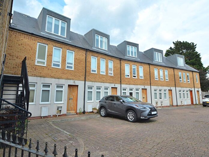 3 Bedroom End Of Terrace House To Rent In Paddock Gardens, Crystal Palace, SE19