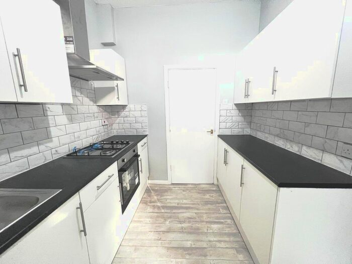 2 Bedroom Flat To Rent In Coventry Road, Ilford, IG1