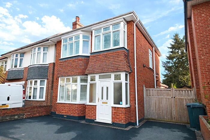 3 Bedroom Detached House For Sale In The Grove, Bournemouth, Dorset, BH9