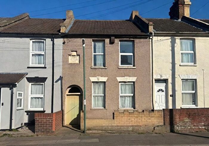 2 Bedroom Terraced House For Sale In St. Albans Road, Dartford, Kent, DA1