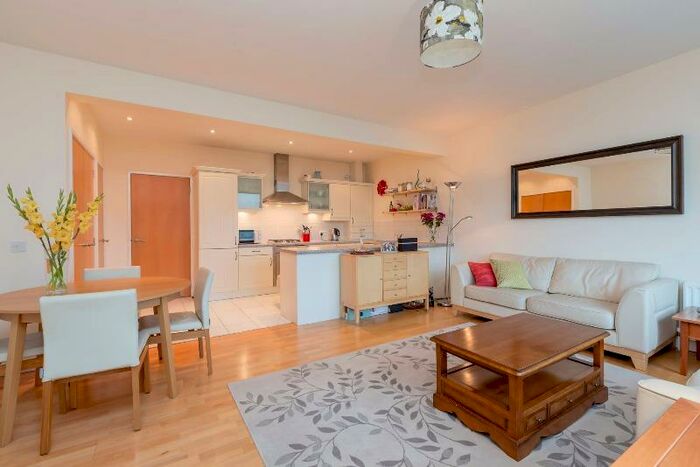 2 Bedroom Flat To Rent In North Werber Road, Fettes, Edinburgh, EH4