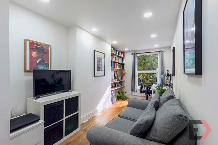 1 Bedroom Apartment To Rent In Gipsy Road, London, SE27