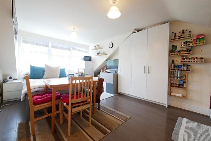 Studio To Rent In Hornsey Park Road, Turnpike Lane, N8