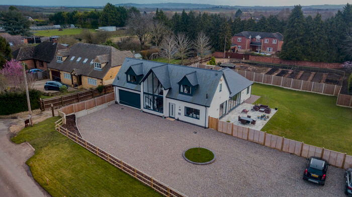 4 Bedroom Detached House For Sale In Sixteen Acres Lane, Alcester, B50