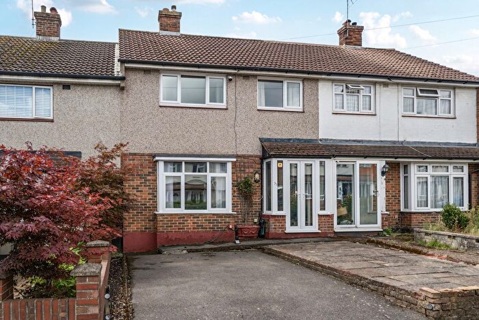 3 Bedroom Terraced House For Sale In Lynden Way, Swanley, Kent, BR8