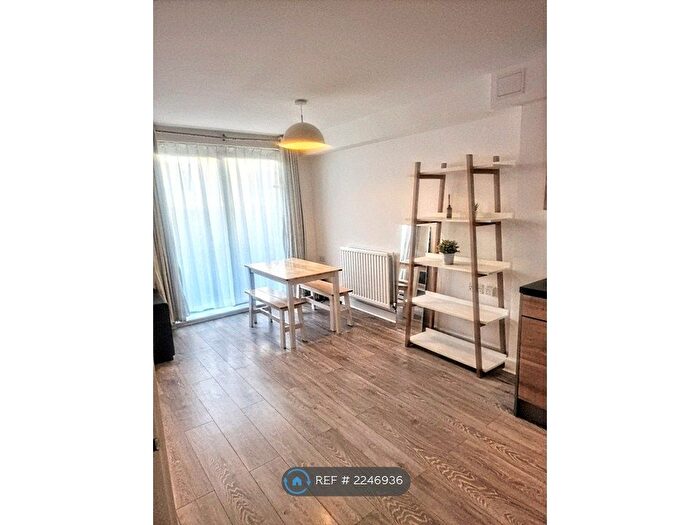 1 Bedroom Flat To Rent In Tarves Way, Greenwich, SE10