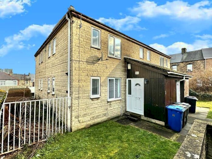 Studio To Rent In Shaw Lane, Barnsley, S70