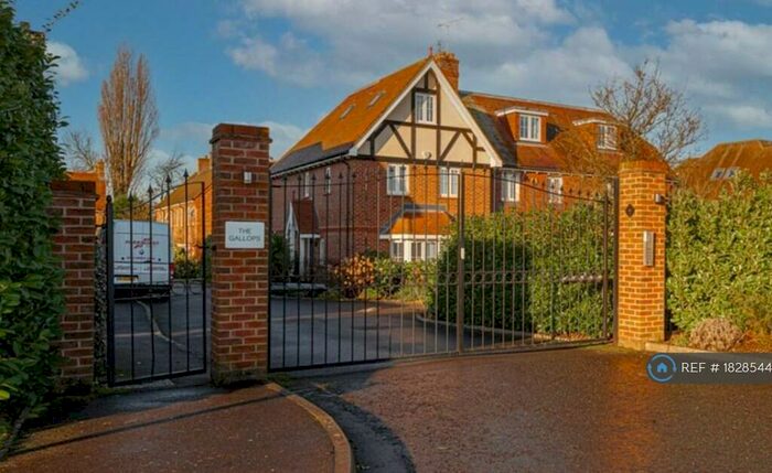 4 Bedroom Terraced House To Rent In The Gallops, Esher, KT10