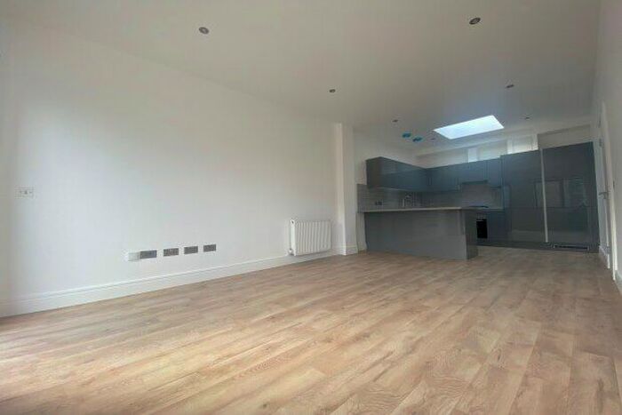 2 Bedroom Flat To Rent In High Street, Orpington, BR6