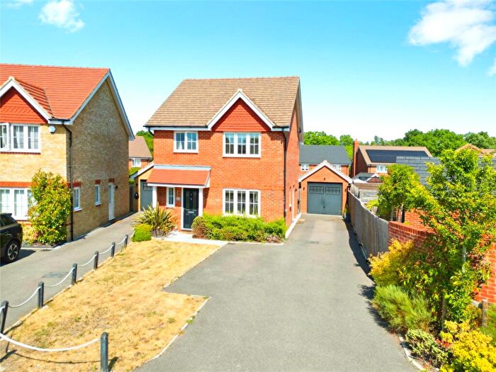3 Bedroom Detached House For Sale In Urnfield, Yateley, Hampshire, GU46