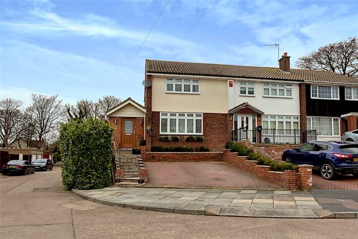 2 Bedroom End Of Terrace House To Rent In The Knole, Istead Rise, Gravesend, Kent, DA13