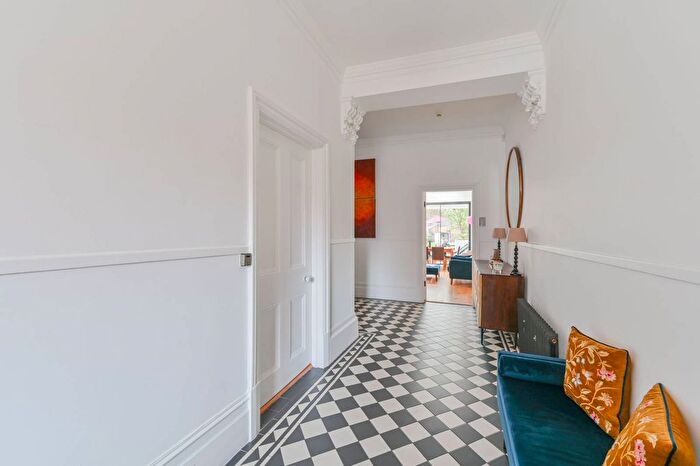 7 Bedroom Property To Rent In Thirlmere Road, Streatham, London, SW16