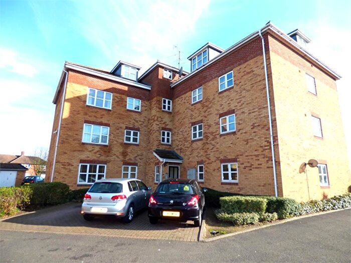 2 Bedroom Flat For Sale In Cannon Gate, Slough, SL2