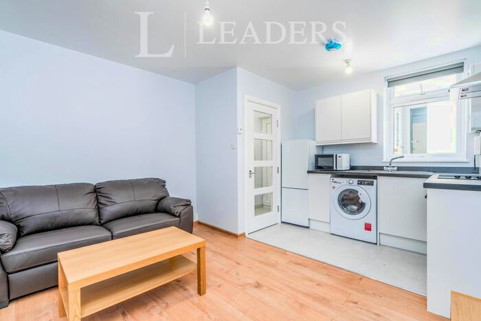1 Bedroom Flat To Rent In Commercial Road, Southampton, SO15