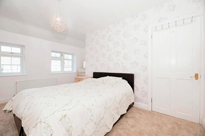 2 Bedroom Terraced House For Sale In Alberta Avenue, Sutton, SM1