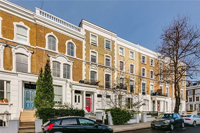 1 Bedroom Flat For Sale In Blenheim Crescent, W11