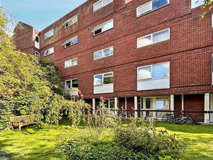 1 Bedroom Flat For Sale In Waggon Amp; Horses Lane, Norwich, NR3