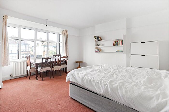 4 Bedroom Detached House For Sale In Sutherland Avenue, Petts Wood, Orpington, Kent, BR5