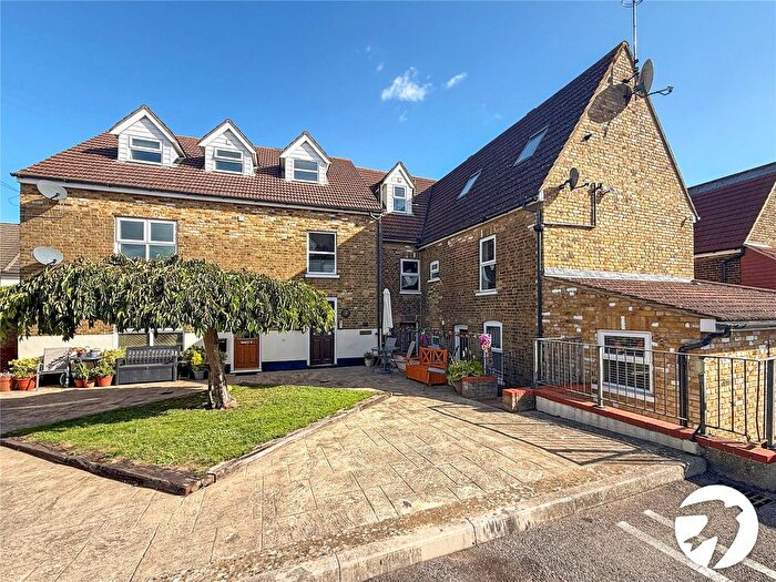 1 Bedroom Flat To Rent In Stratford Lane, Rainham, Gillingham, Kent, ME8