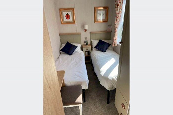 2 Bedroom Caravan For Sale In , Solent Breezes Holiday Park, Warsash, Nr Fareham, Hampshire, SO31